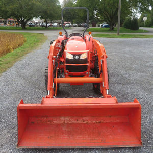 Tracteur Kubota L4600 d'occasion, tracteur agricole Kubota L4600 4x4 avec chargeur, moteur diesel puissant pour usage agricole - Product Image 2