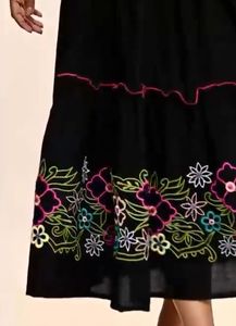 Vestido casual elegante sin esfuerzo para mujer en negro para la colección moderna de verano - Product Image 4