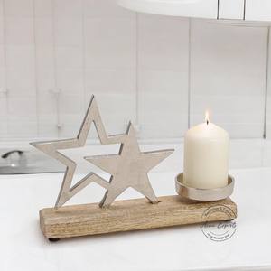 Porte-bougies artisanaux en fer et bois, motif forestier ajouré, intérieur doré chaud, offrant une décoration de Noël élégante et ambiance chaleureuse - Product Image 5