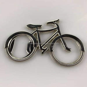 Abrebotellas moderno de moda en metal recubierto de negro Herramienta de lujo para vino y cerveza Mini tamaño de bolsillo Ideal para artículos de bar y accesorios - Product Image 3