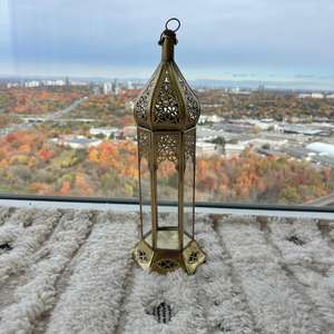 Lanterne en fer et verre recyclé fait à la main dans de nombreuses couleurs, petite lanterne marocaine, mini lanterne en verre, lanterne chauffe-plat marocaine - Product Image 2