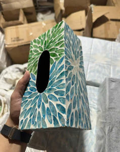 Caja de Pañuelos Decorativa Hecha a Mano con Incrustaciones de Nácar, Accesorio Decorativo para el Hogar - Product Image 5