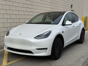 LIMPIA 2023 T e s l a Modelo-Y AWD de largo alcance - Product Image 2