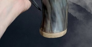 Chope à bière de luxe en corne de buffle naturelle 500ml écologique et durable faite à la main pour la bière - Product Image 4