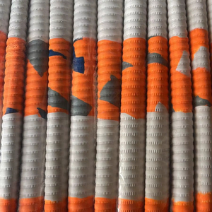 Poignées de manche de batte de cricket en caoutchouc multicolores, accessoires avec emballage personnalisé pour plus de confort - Product Image 1