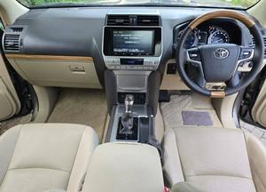 Toyota Land Cruiser Prado VXR TXL Diésel, Usado, con Neumático R20, Volante a la Derecha, Equipamiento Completo Disponible a Buen Precio - Product Image 4