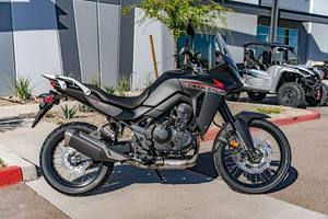 Nuestro Hondas Transalp 2024 de alta calidad LISTO PARA SER ENVIADO A TODO EL MUNDO - Product Image 2