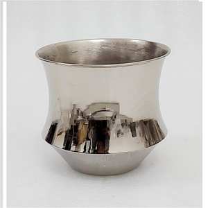 Jardinière ronde conique en acier inoxydable avec finition polie miroir, design moderne pour la décoration de la maison, du bureau ou des fêtes - Product Image 6