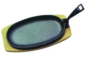 Platos de madera y hierro simbolizan la presentación de alimentos de primera calidad, ideales para exhibir platos especiales del chef y platos distintivos. - Product Image 3