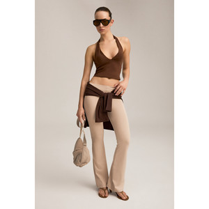 Urban Beat EYNA Blusa corta con cuello halter y espalda abierta con tiras gruesas para mujer - Product Image 4