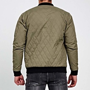 แจ็คเก็ตบอมเบอร์สำหรับผู้ชายพิมพ์ลายโลโก้แฟชั่นใหม่แบบมีซิปสีพื้นสไตล์ไฮสตรีทแห้งเร็วระบายอากาศได้ - Product Image 6