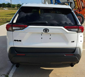 DESCUENTO EN TOYOTA RAV4 LE FWD 2022 USADO, CON VOLANTE A LA IZQUIERDA/DERECHA - Product Image 2