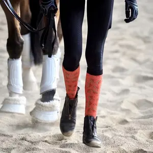 Shemax 2024 Meilleure vente de haute qualité OEM nouvelle mode fabriquée au Pakistan Chaussettes d'équitation en gros personnalisées - Product Image 3