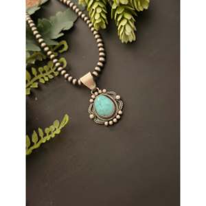 Pendentif Mathilda Benally Royston en turquoise et argent sterling avec technologie d'incrustation à sertissage clos - Product Image 3