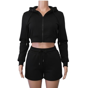 ชุดเซ็ตเสื้อครอปฮู้ดดี้และกางเกงขาสั้นสไตล์สตรีทแวร์ทรงโอเวอร์ไซส์ ผ้าเนื้อนุ่ม สวมใส่สบาย เหมาะสำหรับใส่ในชีวิตประจำวัน - Product Image 1