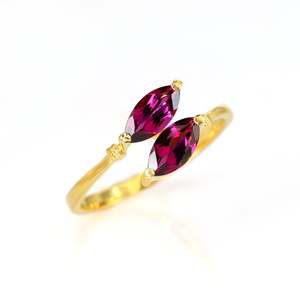 Bague de mode Marquise Two Stone Rhodolite Bypass - Product Image 1