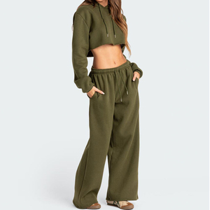 Vente en gros de survêtements pour femmes, nouveau design, vêtements d'hiver, 2 pièces, à capuche, logo et couleur personnalisables - Product Image 2