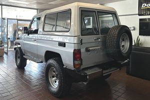 EDICIÓN CLÁSICA 1994 LANDCRUISERS FZJ73 4X4, TRANSMISIÓN MANUAL DE 5 VELOCIDADES, MOTOR DE 4.5 LITROS Y 6 CILINDROS, EN PERFECTO ESTADO DE FUNCIONAMIENTO, IMPECABLE, EXCELENTE CONDICIÓN, LO MEJOR - Product Image 3