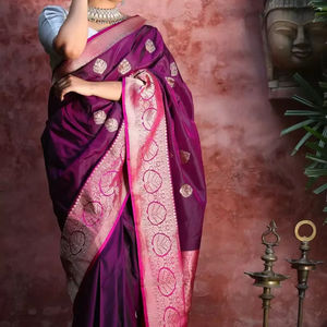 Majestic Magenta Zari Weave Saree con tejido y diseño de pallu pesado con trabajo de tejido con las mismas piezas de blusa de borde - Product Image 1