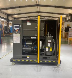 Compresseur d'air industriel à piston jaune et noir, lubrifié, refroidi par air, unité stationnaire 35 bars 10 bars pour usage en usine - Product Image 2
