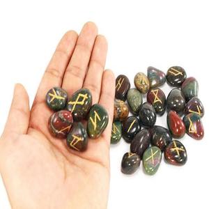 Meilleure qualité 25 pièces Agate naturelle Rune Stone Set Sculpté Cristaux de guérison dégringolés Offre Spéciale Gravé Pierre semi-précieuse - Product Image 1