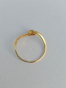 Anillo de Compromiso y Matrimonio de Oro Sólido de 9K/14K/18K con Diamante Natural de Corte Redondo |   Joyería Fina de Lujo |   Certificado por IGI - Product Image 5