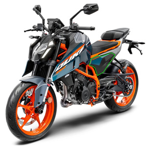 KTM Duke 390, moto moderne de haute qualité avec cadre léger, maniabilité fluide et conduite stable - Product Image 3