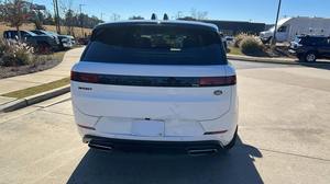 SUV de Lujo Dinámico SE 2023 2024 Usado, Interior Premium, Suministrado desde Japón - Product Image 2