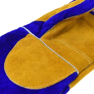 Vente chaude Gants de travail de sécurité de soudage résistants à la chaleur Gants de soudeurs en cuir de vache de haute qualité Gants en cuir du Pakistan - Product Image 3