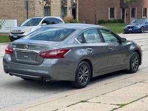 Nissan Altima 2.5 S 2018, Volante a la Izquierda, Asientos de Cuero, Llantas R19 - Product Image 6