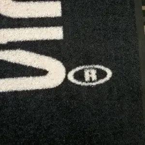 Karpet komersial Logo hitam tikar kustom cetak karet lantai pintu masuk tikar untuk toko