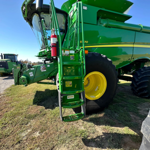 Moissonneuses-batteuses à grains 4wd assez utilisées Moissonneuses-batteuses John Deer S770 de qualité assez utilisée pour les terres agricoles - Product Image 1