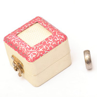 JEXMOO ENTERPRISES Anillo Clásico de Acero Inoxidable Grabado a Mano Personalizado DIY con Caja de Cuchillas de Cambio Rápido de 8mm de Varios Tamaños - Regalo Perfecto