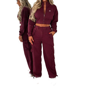 Ensemble de survêtement pour femme avec sweat à capuche zippé court et pantalon cargo en molleton de coton, tenue deux pièces streetwear, vente en gros OEM - Product Image 1