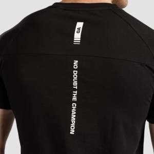 T-shirt en jersey noir uni pour homme, poids du tissu 180-240g, broderie personnalisée compressée, méthodes de sérigraphie et d'impression sur écran - Product Image 5
