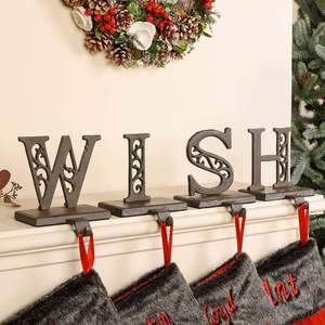 Elegante muñeco de nieve metal calcetín de Navidad para chimenea hermosa decoración gancho resistente acento de vacaciones clásico - Product Image 2