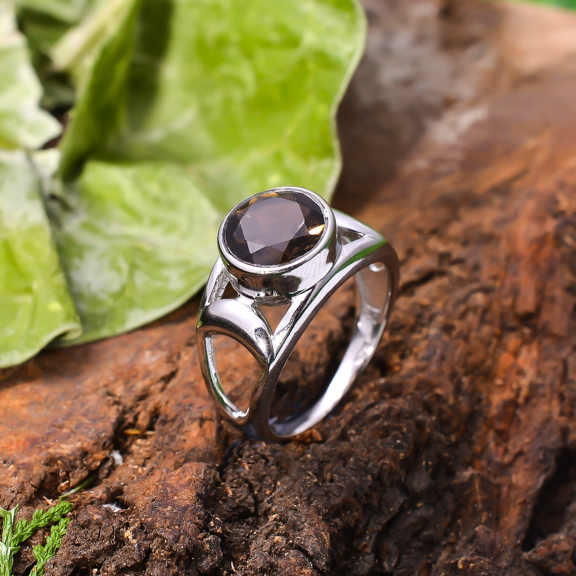 สีน้ำตาล