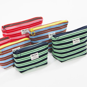 [Y también] Bolsa de viaje de rayas clásica Bolsa ligera con cremallera Organizador de cosméticos compacto Almacenamiento reutilizable para artículos de tocador - Product Image 3