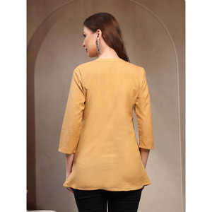 Blusa de Lino Beige para Mujer con Bordado Geométrico en el Pecho, Cuello Mao, Corte Regular - Product Image 4