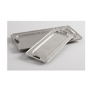 Bandeja de metal con asas laterales para decoración de bodas y eventos Bandeja de servicio chapada en metal plateado de aluminio hecho a mano - Product Image 2