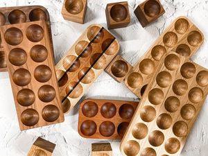 ถาดไข่ไม้ที่เป็นมิตรกับสิ่งแวดล้อมทำจากไม้ที่ทนทานออกแบบมาเพื่อยึดไข่บนเคาน์เตอร์ของคุณได้อย่างปลอดภัย - Product Image 5