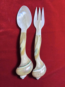 Cuillère à coquillage colorée et cuillère à caviar sculptée à la main pour la vente en gros - Product Image 4