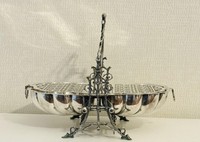 Messing Isolierte Dampfbarer Faltbarer Kekskasten Art Deco Muscheldesign-Ständer mit Griff für Heimdekoration oder Servieren