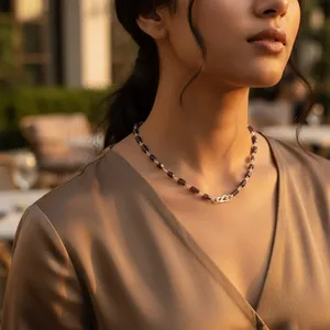 สร้อยคอลูกปัดควอตซ์สโมคกี้สำหรับผู้หญิง พร้อมสายเงินแท้ ประดับคริสตัล - Product Image 1