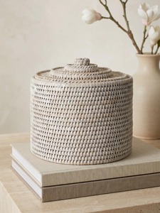 Caja de Almacenamiento Multiusos con Tapa, Moderna y Ecológica, de Ratán Natural - Product Image 1