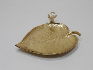 Plateau de service en métal plaqué or avec bordure gaufrée et poignée Outils de salade parfaits pour la maison Restaurant Hôtel - Product Image 2