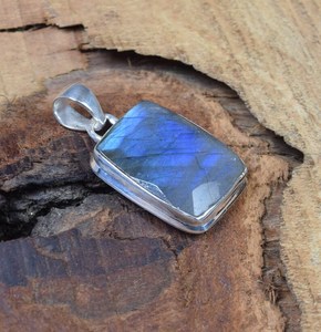 Colgante de Plata de Ley con Labradorita Azul Brillante, Joyería de Piedras Preciosas Hecha a Mano para Mujer - Product Image 5