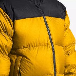 Chaqueta para clima extremo para hombres diseñada para entornos nevados hostiles con fuerte protección exterior y calor ligero - Product Image 6