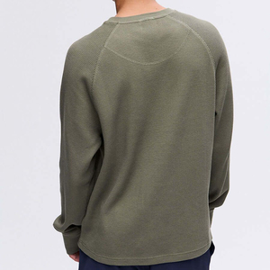 Camiseta Oversize Lisa Teñida de Manga Larga con Tejido Waffle, Ajuste Clásico, Color Marrón Camel, de Spandex de Calidad Premium, OEM B2B para FBA - Product Image 3