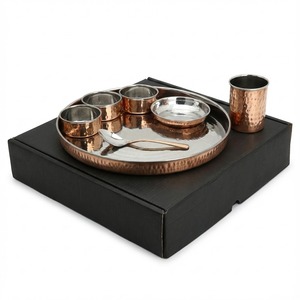 Service de table de haute qualité en acier inoxydable cuivré, comprenant un plateau Thali, un verre, une cuillère, 3 bols, un bol à dessert, service de table moderne - Product Image 1